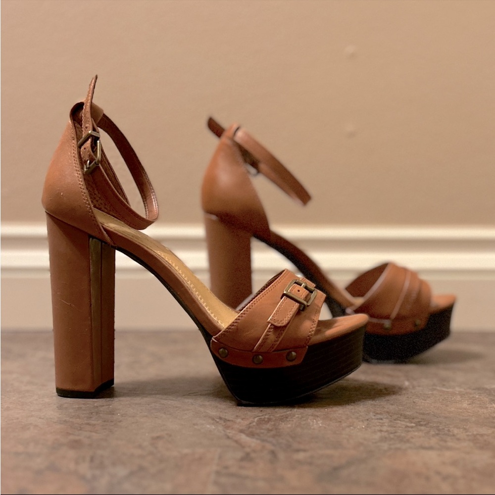 Jessica Simpson Cosimo Platform Heel